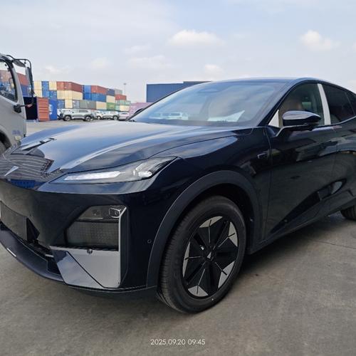 Электромобиль Deepal S07 расширенная версия до 2025 года.